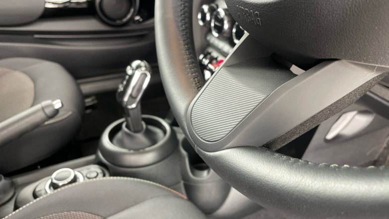 MINI Hatchback 1.5 Cooper Classic 3dr Auto Petrol Hatchback